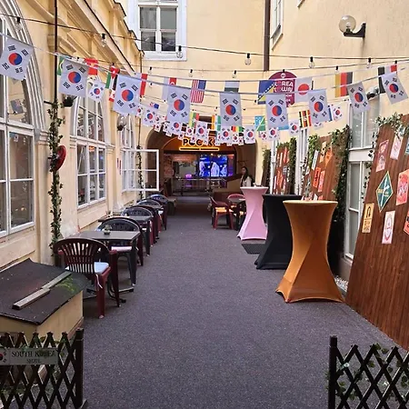 Koreatown Hostel *
